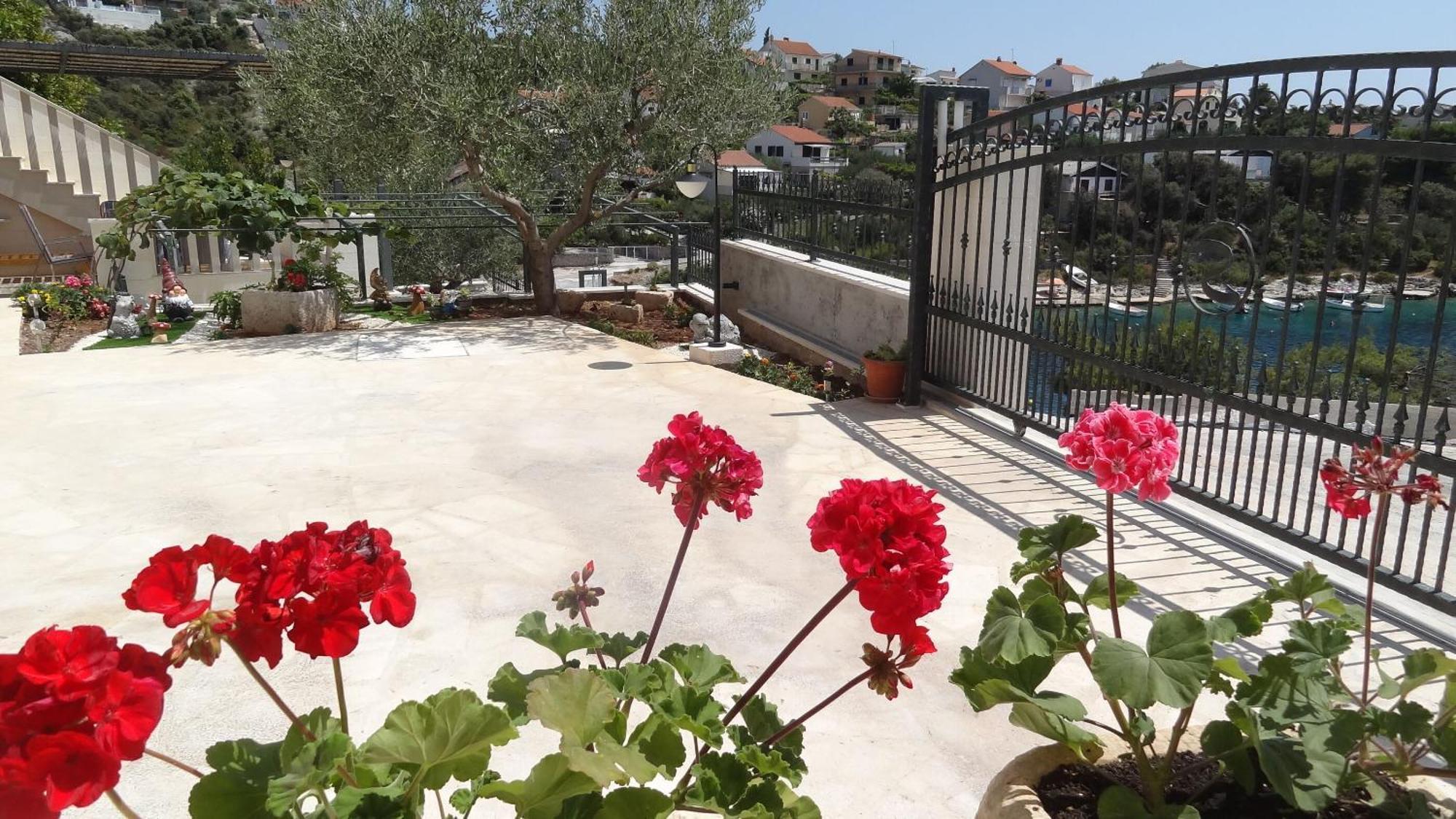 Apartments Branka - 30 M From Beach Sevid Exterior photo